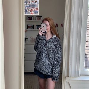 white/black Thread&Supply Wubby Pullover